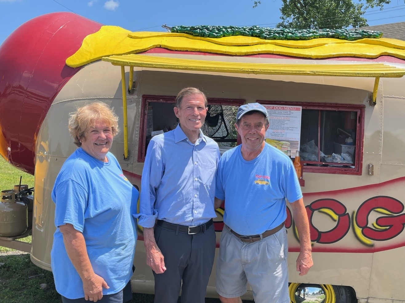 Blumenthal congratulated the owners of Top Dog for their many years of service.